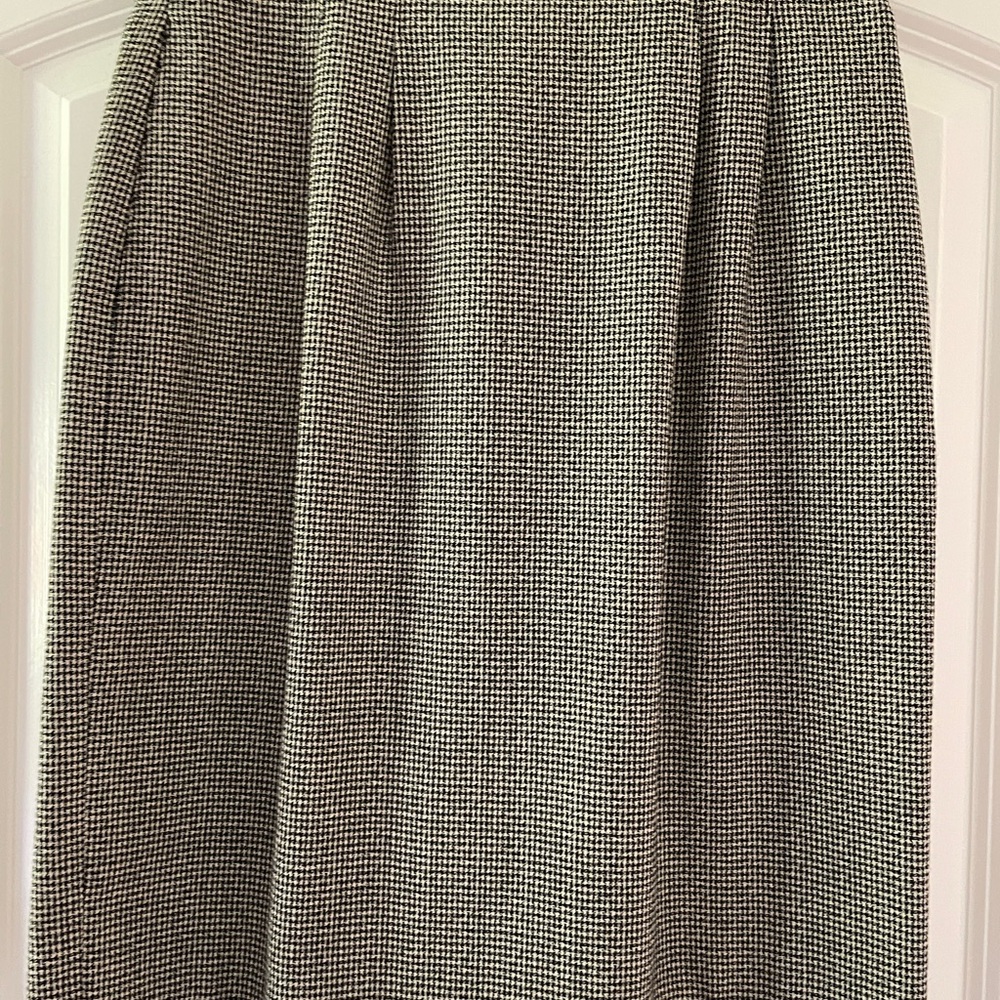 Sophisticated Gray Midi A-Line Skirt with Pleats